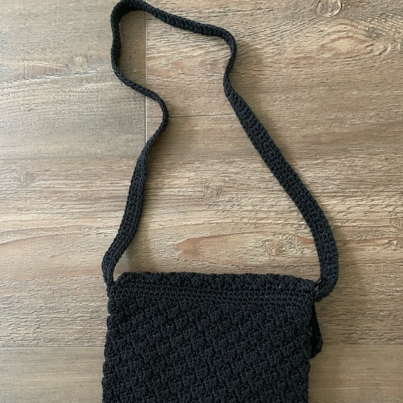 Bay Island Elegant Black Shoulder Bag - Picture 3 of 7